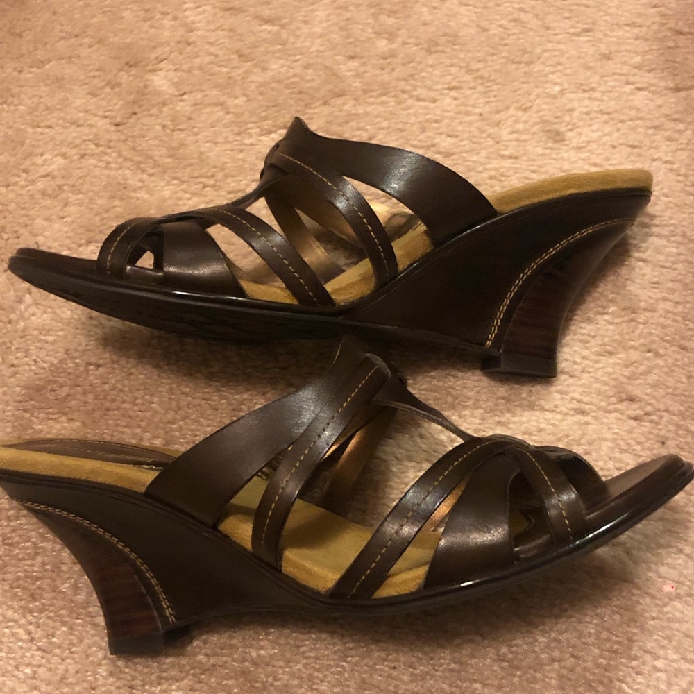Women’s sandal wedge